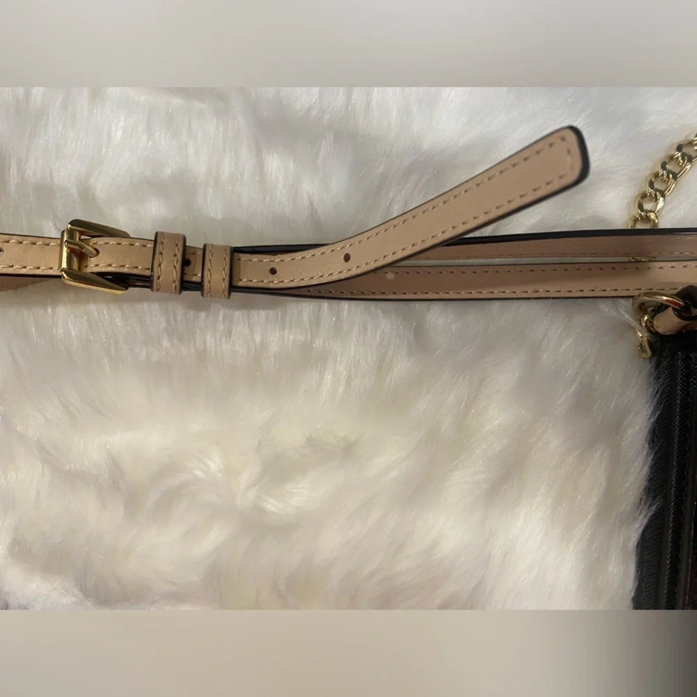 MICHAEL KORS | Purse | Brown Crossbody Bag with Gold Metal Hardware - Picture 8 of 16
